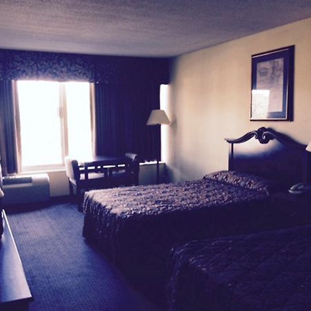 Wynnwood Plaza Hotel - Newport News Exterior foto