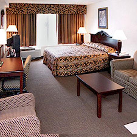Wynnwood Plaza Hotel - Newport News Quarto foto